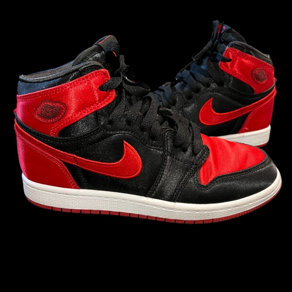Jordan 1 Retro High OG Satin Bred